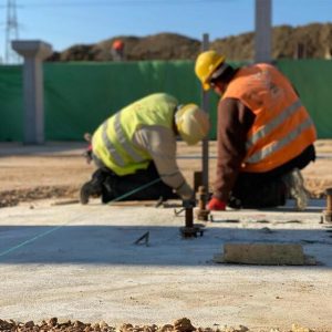 costruzione industriale: dettaglio sistemi di montaggio prefabbricati