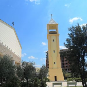 Campanile Chiesa di Lezhe con progettazione funzionale dell'interno